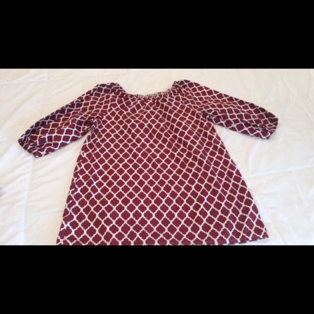 Women’s small (fits generously) Maroon tunic